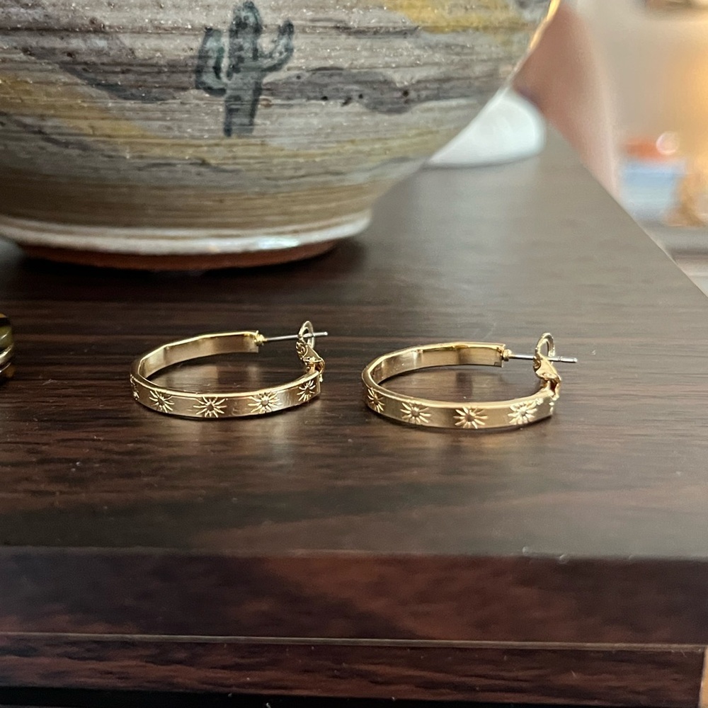 3 pairs of earrings